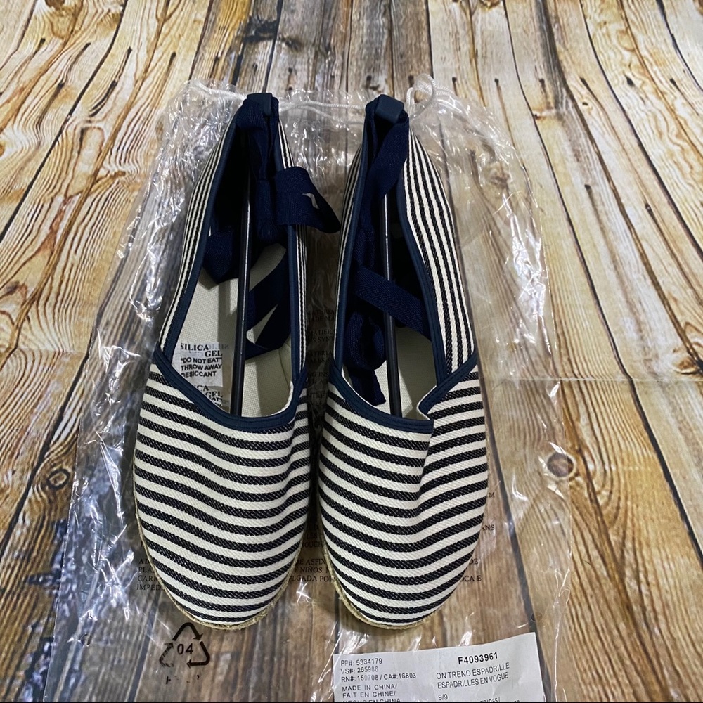 Avon On Trend Navy Blue Stripped Espadrille Size 9 - Picture 2 of 6